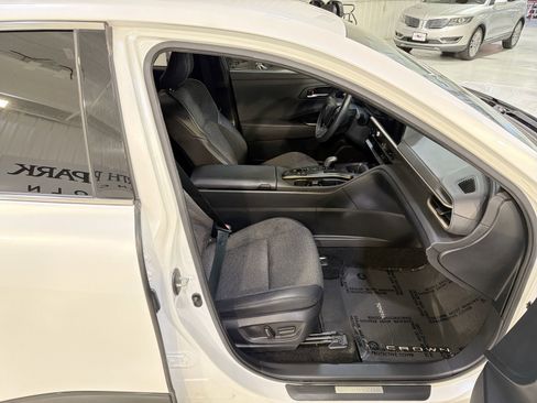 Used 2023 Toyota Crown XLE image 28