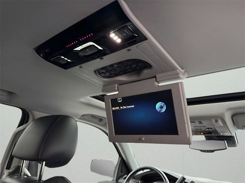 Used 2015 Cadillac Escalade Luxury image 17