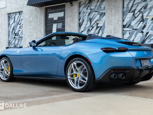 Used 2024 Ferrari Roma Spider RWD image 10