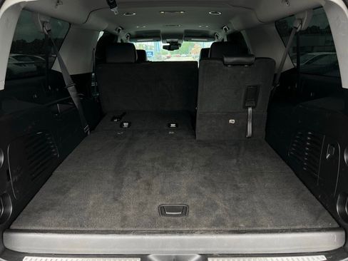 Used 2019 Chevrolet Suburban LT image 27