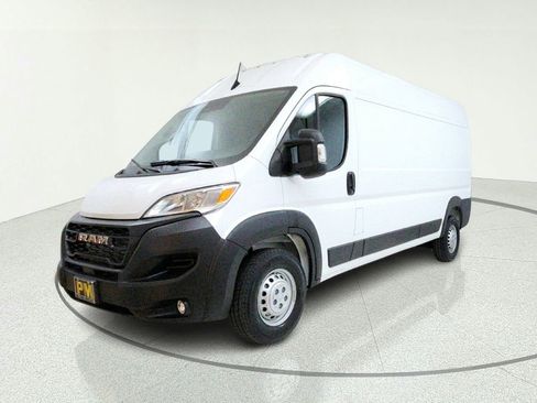 Used 2026 RAM ProMaster 2500 w/ Convenience Group FWD image 3