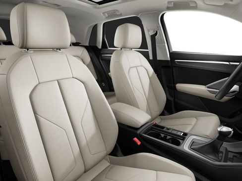 Certified 2025 Audi Q3 2.0T Premium AWD/4WD image 5