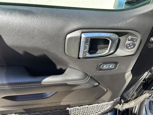 Used 2023 Jeep Gladiator Rubicon w/ Cold Weather Group image 14