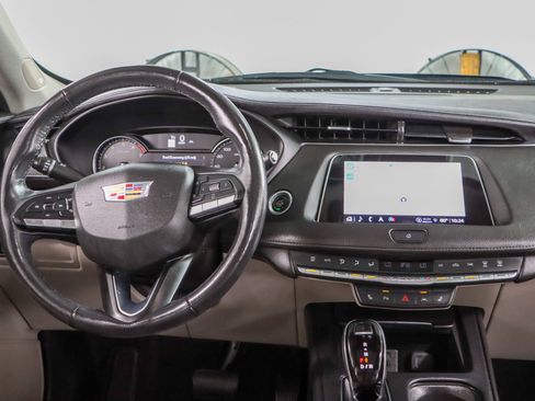 Used 2023 Cadillac XT4 Premium Luxury w/ Cold Weather Package FWD image 17