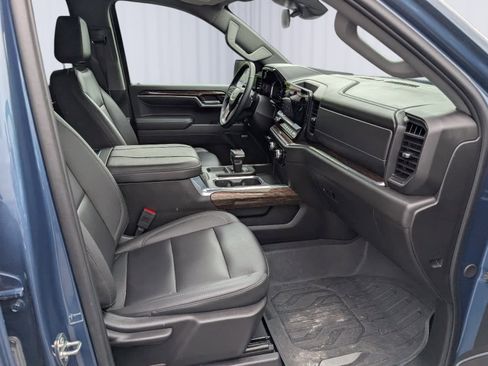Certified 2024 GMC Sierra 1500 Elevation w/ Elevation Premium Package AWD/4WD image 9