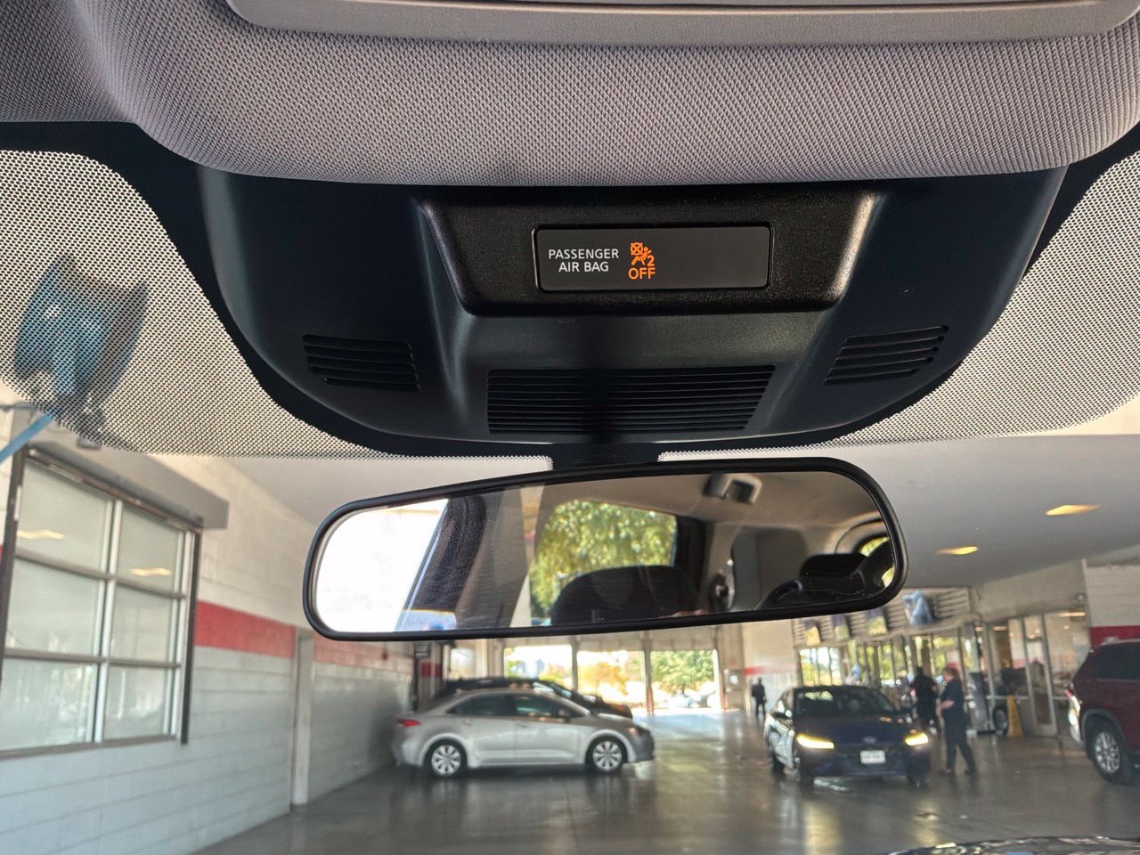 Used 2025 Nissan Rogue SV FWD image 19