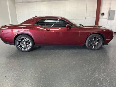 Used 2017 Dodge Challenger R/T w/ Sound Group RWD image 3