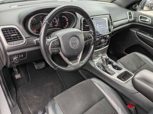 Used 2020 Jeep Grand Cherokee Altitude image 2
