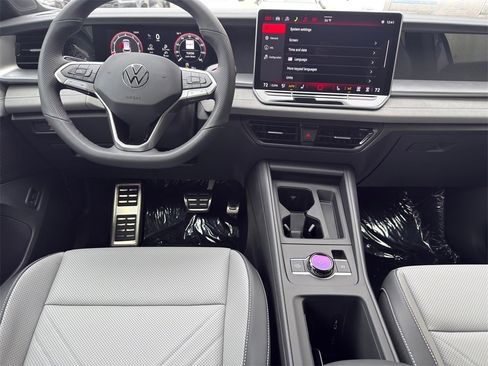 New 2026 Volkswagen Tiguan SE R-Line image 22