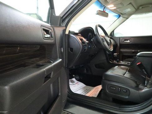 Used 2019 Ford Flex SEL w/ Equipment Group 202A AWD/4WD image 9