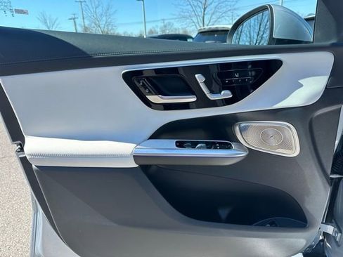 Used 2026 Mercedes-Benz GLC 300 4MATIC image 13