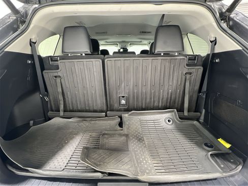 Used 2023 Toyota Highlander XLE image 24