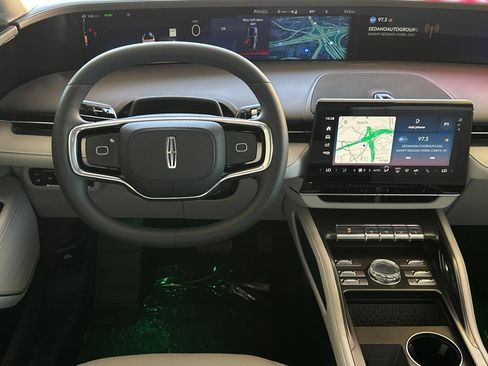 New 2026 Lincoln Nautilus Premier AWD/4WD image 13