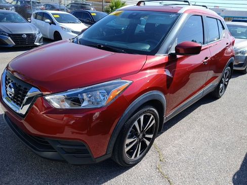 Used 2020 Nissan Kicks SV w/ Exterior Package FWD image 1