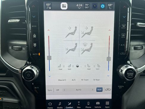 Used 2023 RAM 3500 Laramie image 34