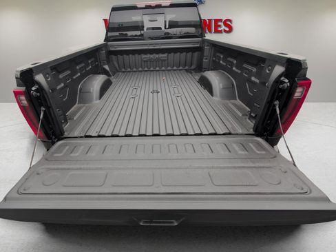 New 2026 GMC Sierra 2500 SLT w/ SLT Premium Package image 15