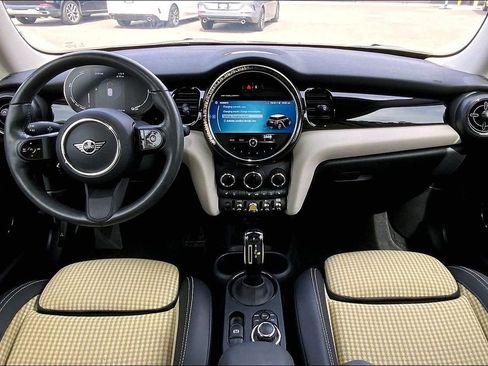 Certified 2022 MINI Cooper SE image 16