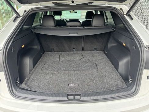 Used 2022 Volkswagen Atlas Cross Sport SE image 19