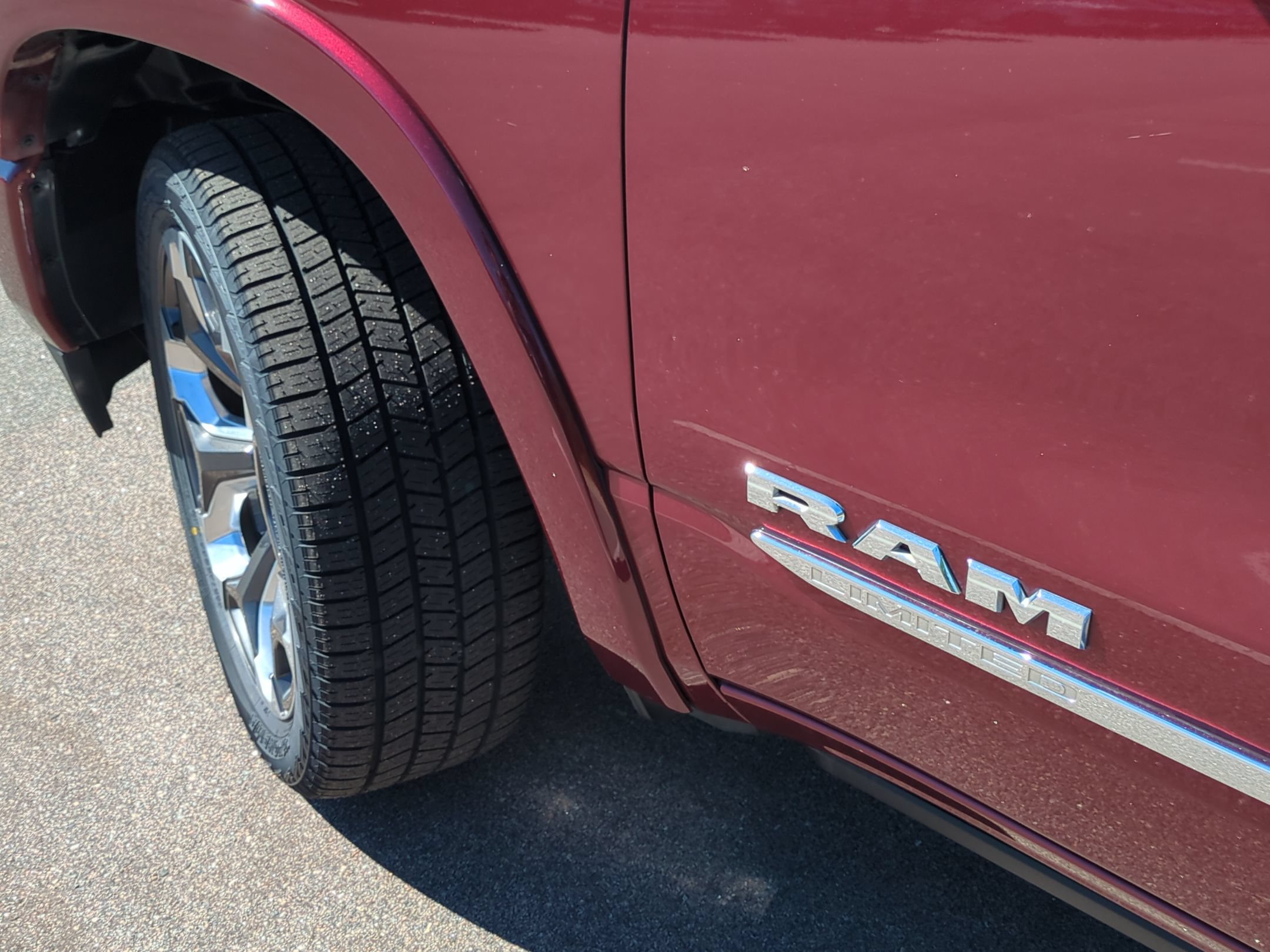 Used 2019 RAM 1500 Limited AWD/4WD image 12