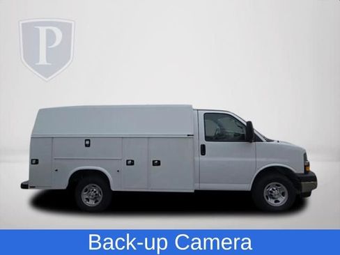 New 2025 Chevrolet Express 3500 w/ Power Convenience Package image 4