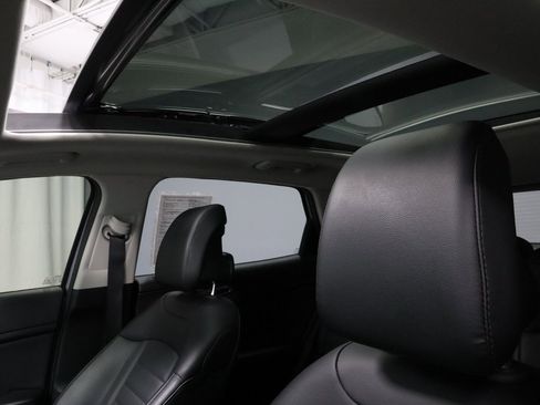 Used 2023 Kia Sportage SX image 35