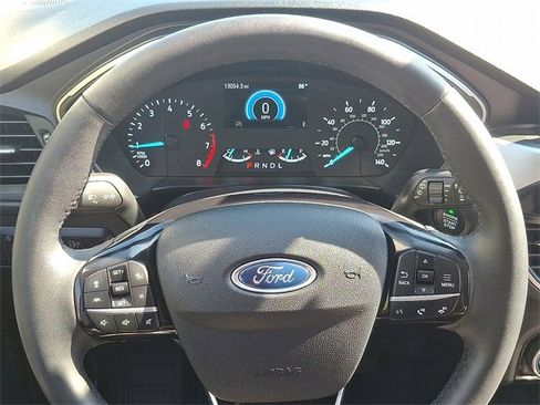 Used 2022 Ford Escape SE w/ SE Sport Appearance Package image 19
