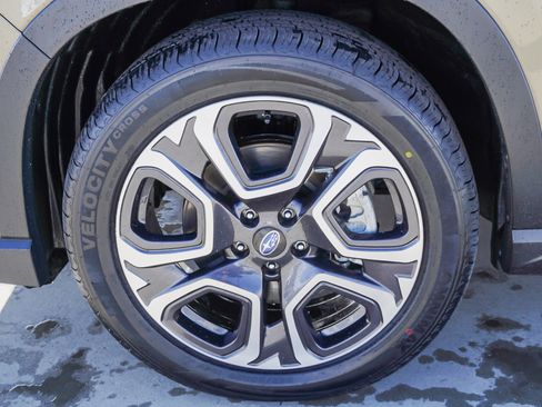 Used 2023 Subaru Ascent Limited w/ Technology Package image 12