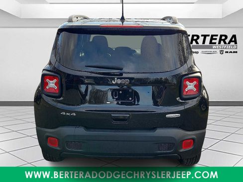 Certified 2022 Jeep Renegade Latitude w/ Convenience Group image 5