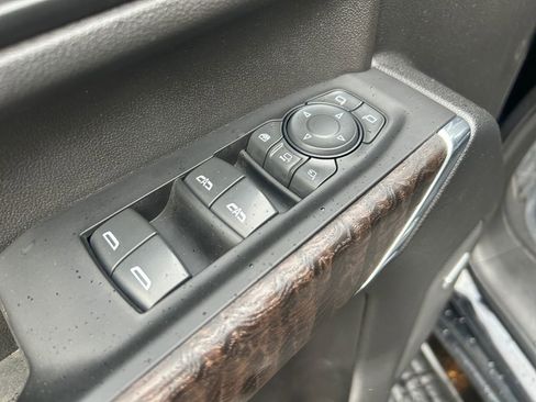 Used 2022 GMC Sierra 3500 Denali w/ Denali Ultimate Package image 23