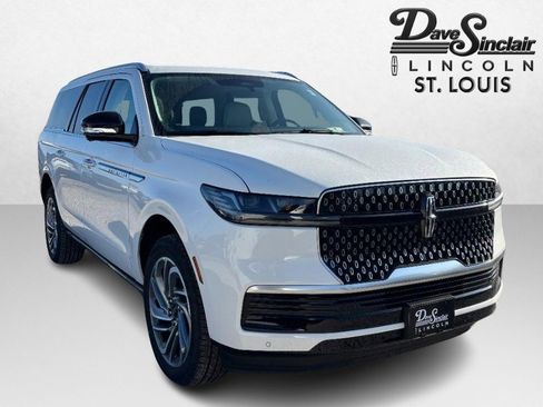 New 2025 Lincoln Navigator L Reserve image 3