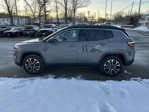Certified 2022 Jeep Compass Limited image 5