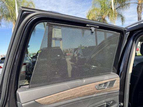 Used 2025 Volkswagen Atlas SEL image 36