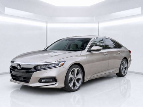 Used 2018 Honda Accord Touring image 1