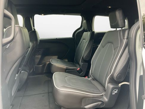 New 2026 Chrysler Pacifica Limited w/ S Appearance Package image 13