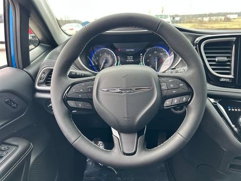 New 2026 Chrysler Pacifica Select w/ S Appearance Package AWD/4WD image 12