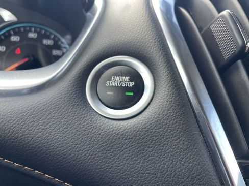 Certified 2021 Chevrolet Traverse LT FWD image 16