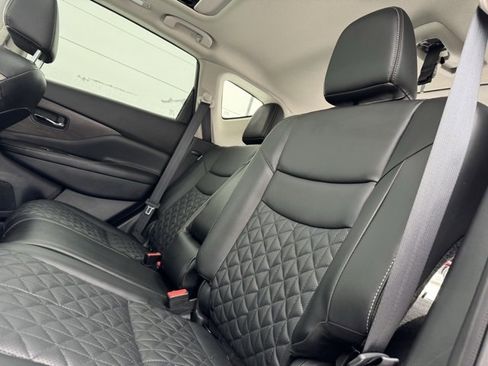 Used 2024 Nissan Murano Platinum image 11