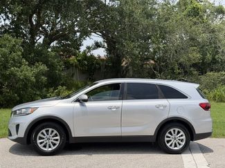 Used 2019 Kia Sorento FWD video 2