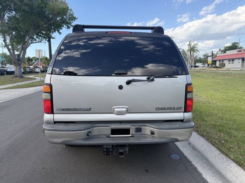 Used 2005 Chevrolet Suburban Z71 w/ Preferred Equipment Group image 3