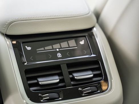 New 2026 Volvo XC60 B5 Ultra w/ Protection Package Premier image 36