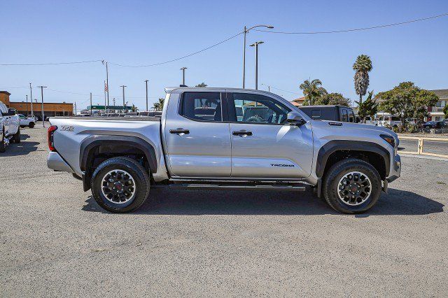 Used 2025 Toyota Tacoma TRD Off-Road AWD/4WD image 3