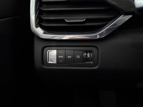 Used 2025 GMC Acadia Elevation AWD/4WD image 25