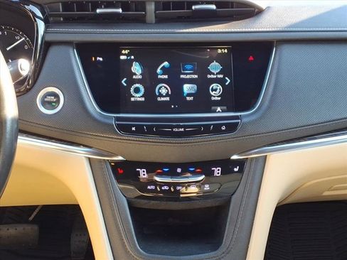 Used 2019 Cadillac XT5 AWD image 10