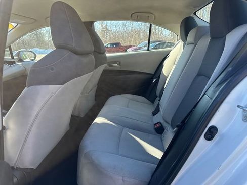 Used 2021 Toyota Corolla LE image 15