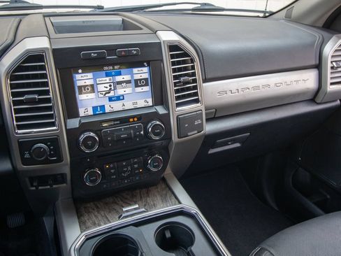 Used 2017 Ford F250 Lariat w/ Chrome Package AWD/4WD image 25