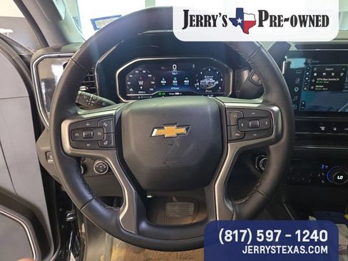 Used 2025 Chevrolet Silverado 3500 LTZ w/ LTZ Convenience Package AWD/4WD image 13