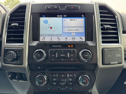 Used 2018 Ford F250 Lariat w/ Lariat Ultimate Package AWD/4WD image 21