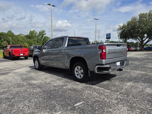 Used 2024 Chevrolet Silverado 1500 LT AWD/4WD image 7