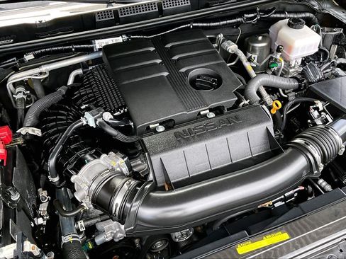 Certified 2025 Nissan Frontier SV RWD image 33