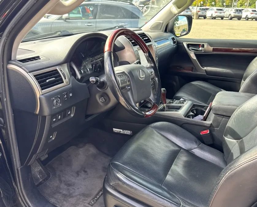 Used 2016 Lexus GX 460 Luxury AWD/4WD image 2